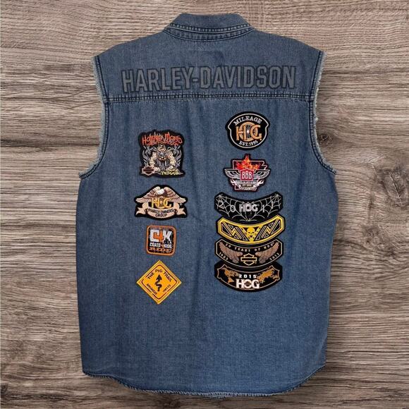Vintage Harley Davidson Denim Vest w/ Various Biker Patches & Pins, Men's Medium - Picture 2 of 11